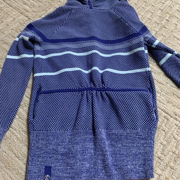 Ivivya Cardigan - Picture 3 of 3